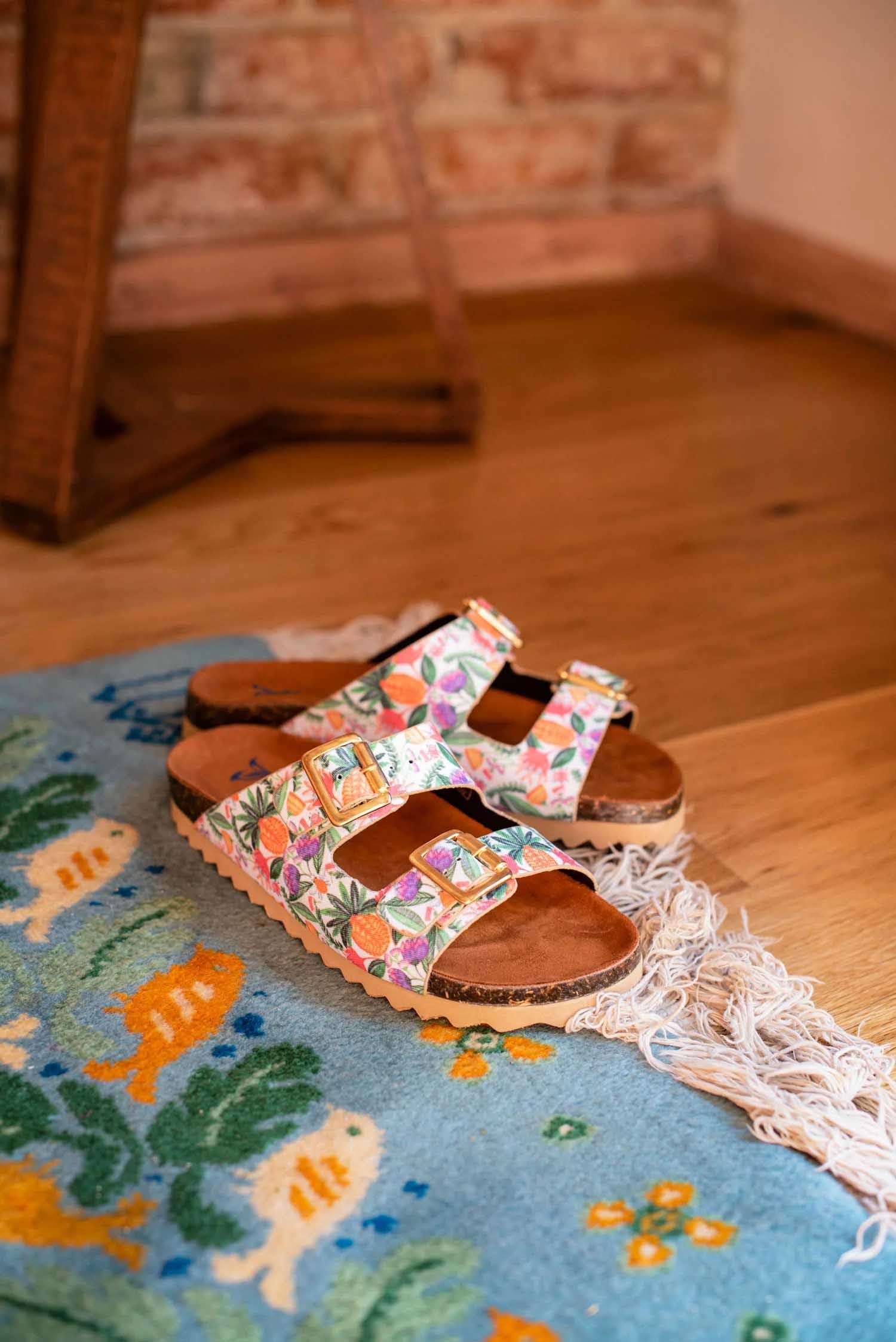 Abacaxi Buckle Sandal
