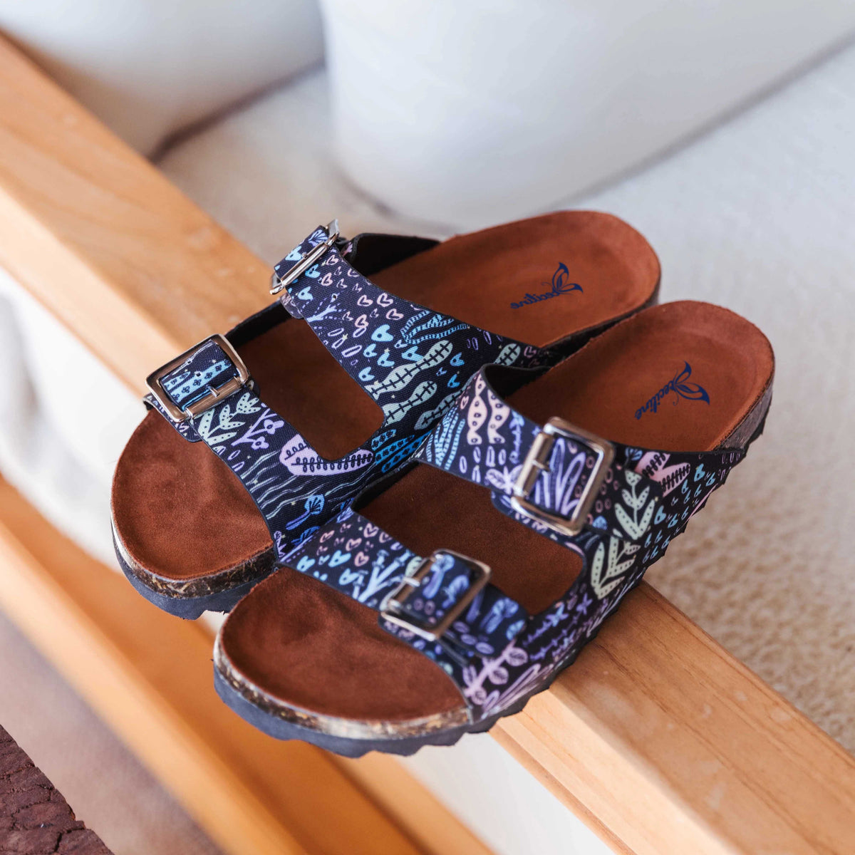 Loomi Buckle Sandal
