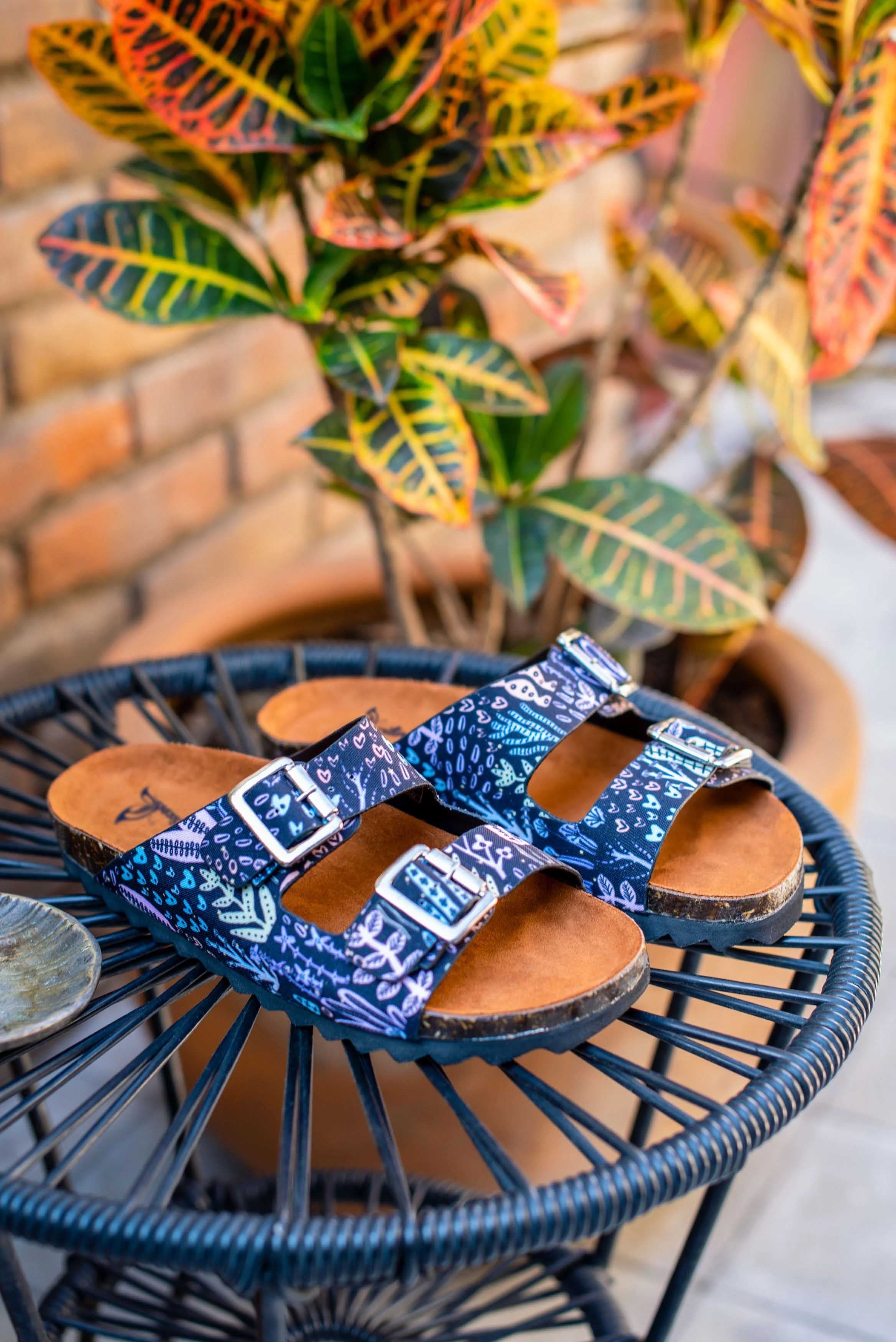 Loomi Buckle Sandal